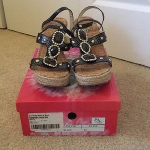 Bolero by Rio Goa Wedge Heels in Black